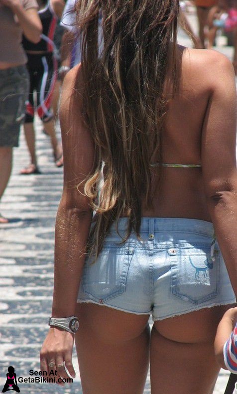Candid Teen Girls In Shorts